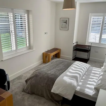 2 Bed 2 Bathroom Gated Apartment 1 Inc Free Parking Bromley Exterior photo