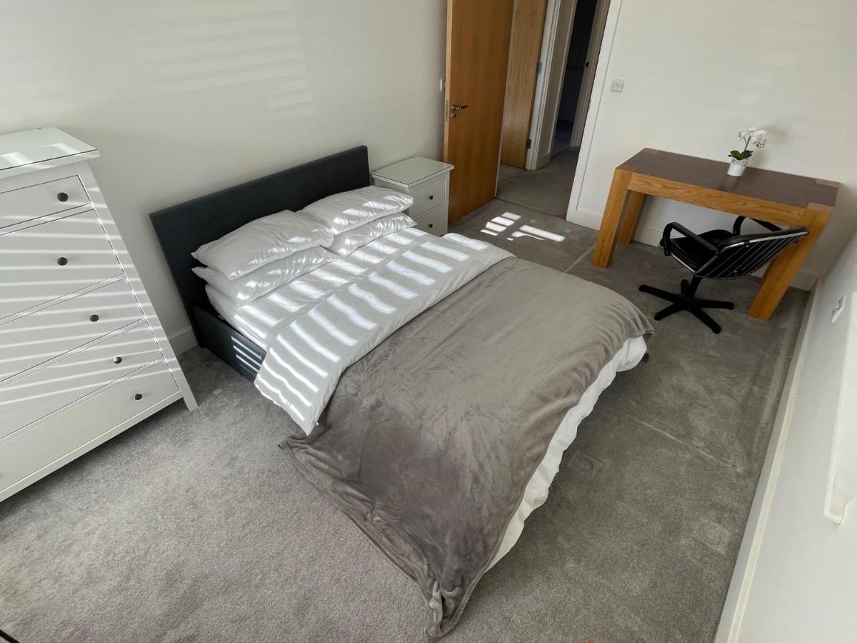 2 Bed 2 Bathroom Gated 1 Inc Free Parking * Bromley