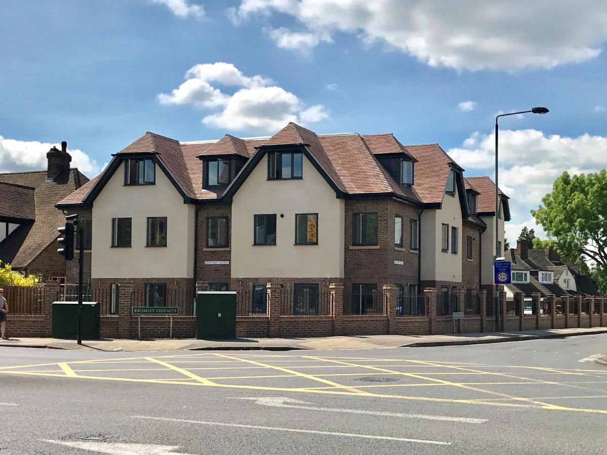 Apartment 2 Bed 2 Bathroom Gated 1 Inc Free Parking *