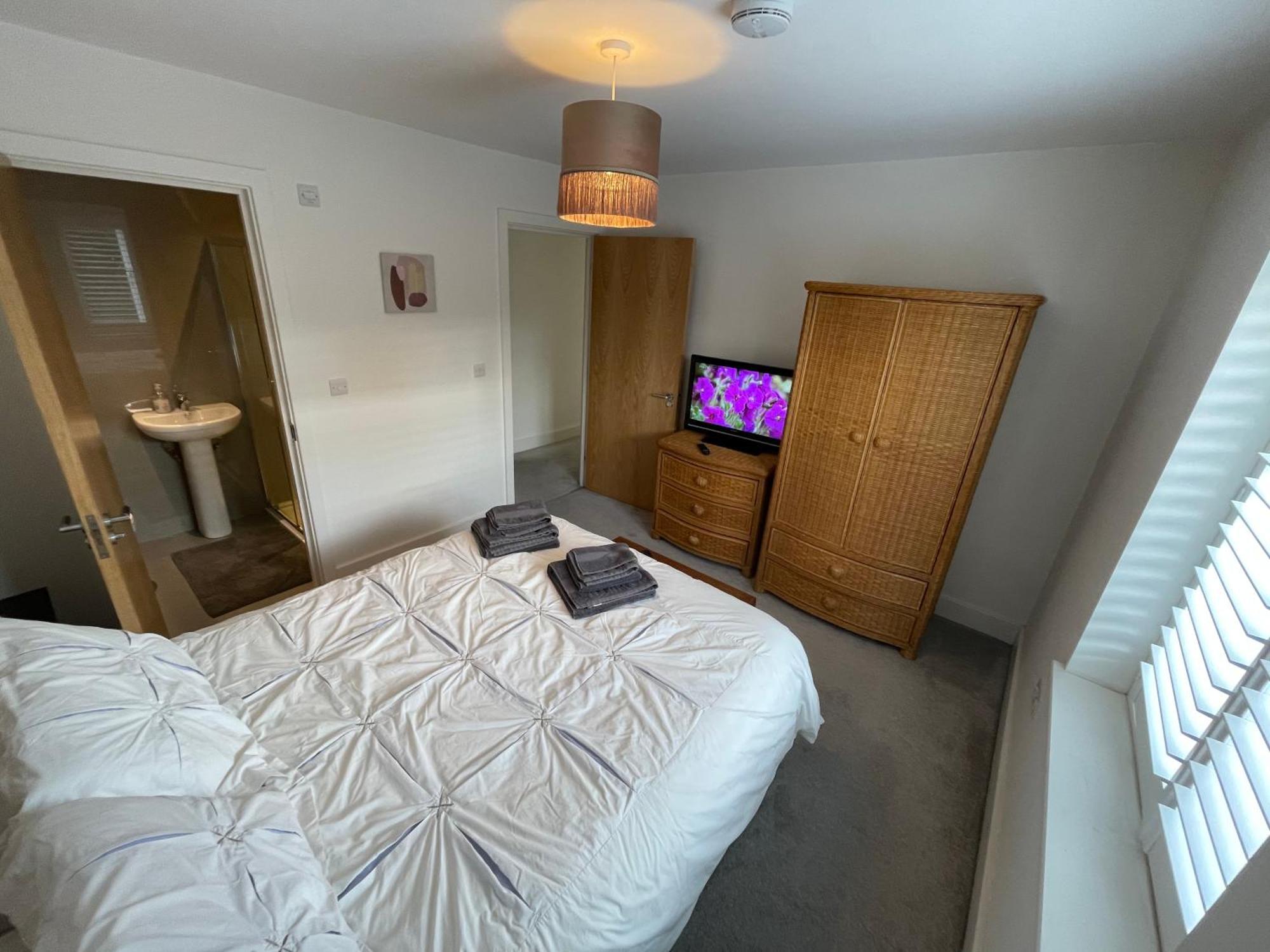 2 Bed 2 Bathroom Gated 1 Inc Free Parking Bromley